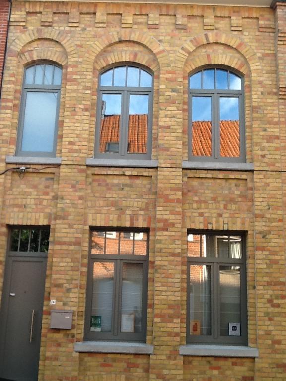 Guesthouse Oude Houtmarkt Ieper Eksteriør billede