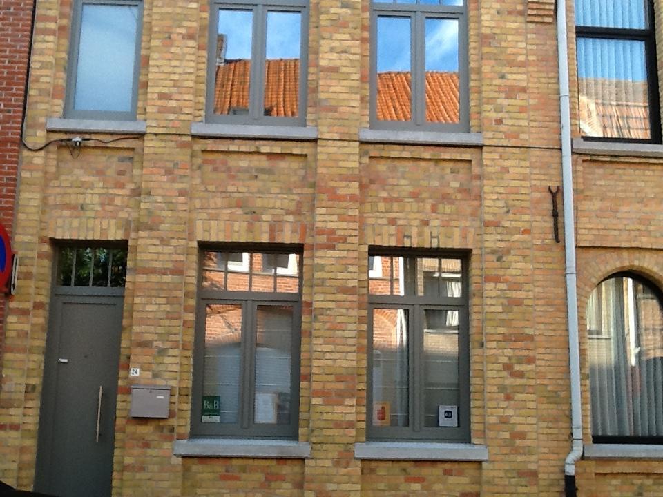 Guesthouse Oude Houtmarkt Ieper Eksteriør billede